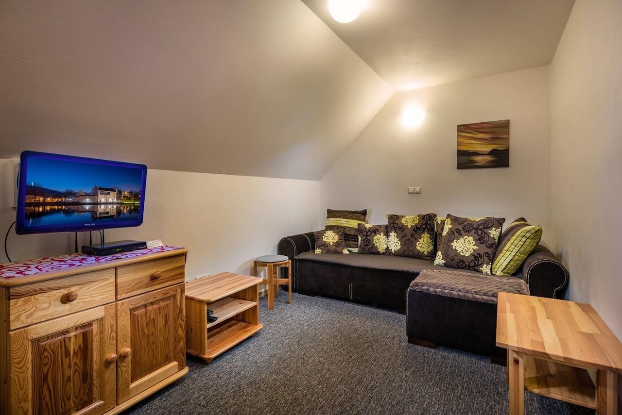 Guest House Privat Pod Lesom Pavčina Lehota Екстериор снимка