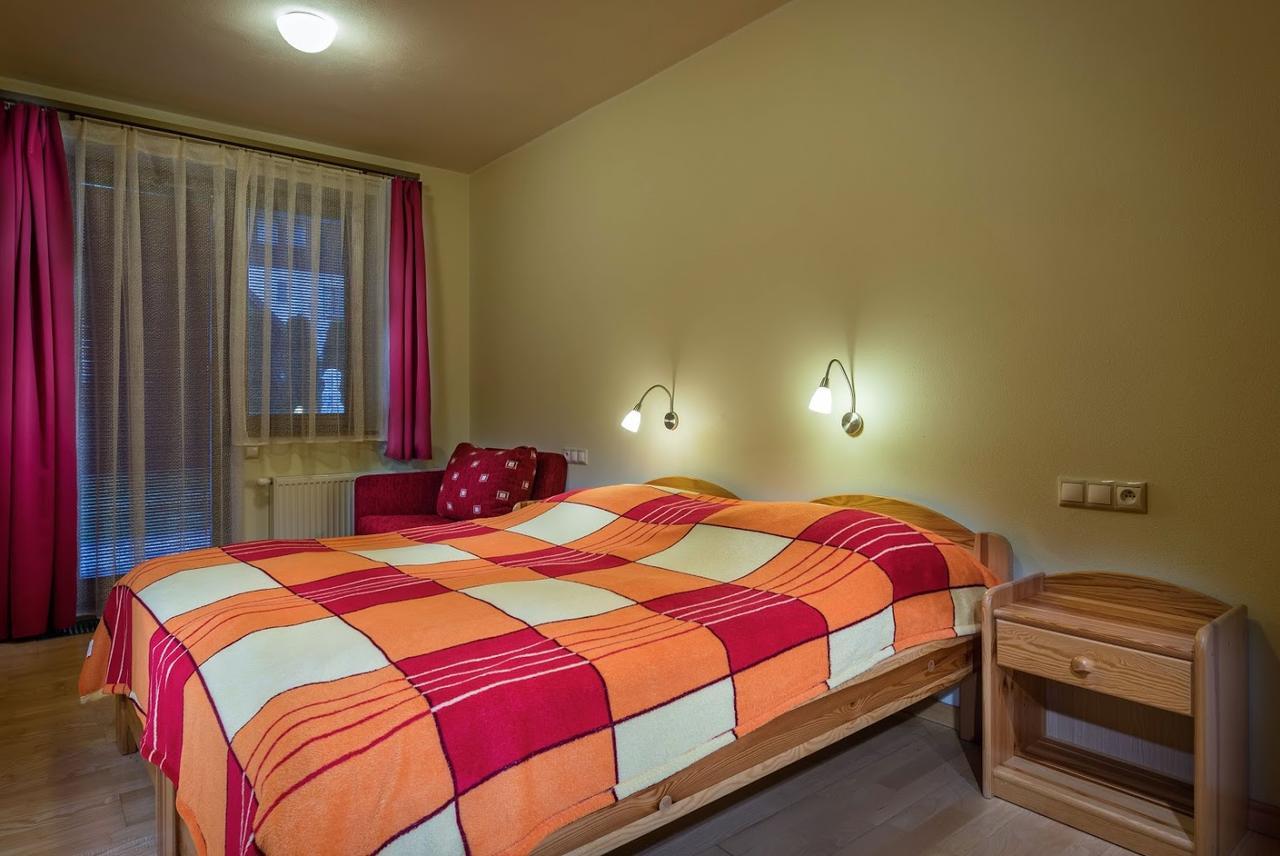 Guest House Privat Pod Lesom Pavčina Lehota Екстериор снимка